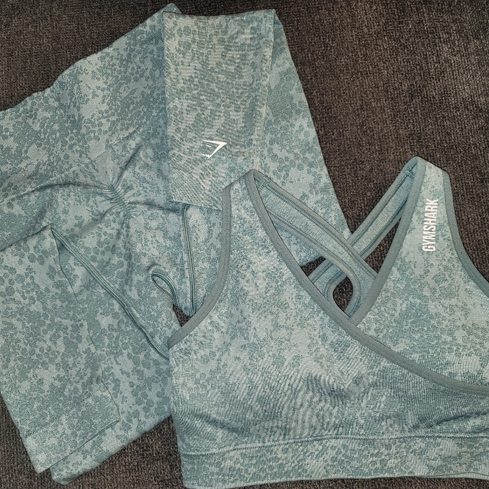 Set of 2: Gymshark Adapt Leggings and Sports bra, Brand New sz Medium ❤️